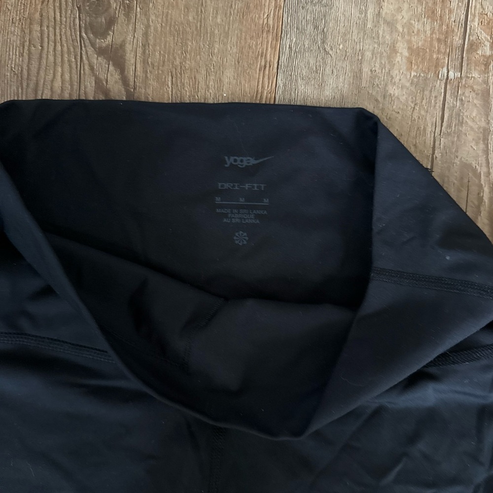 Black Yoga Dri-Fit leggings